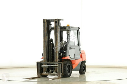 Toyota02-7FD35