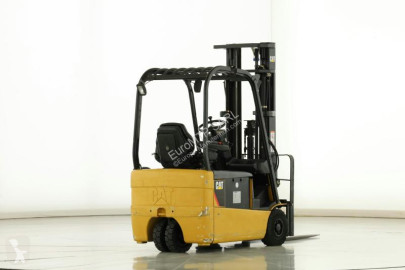 Chariot élévateur électrique Caterpillar