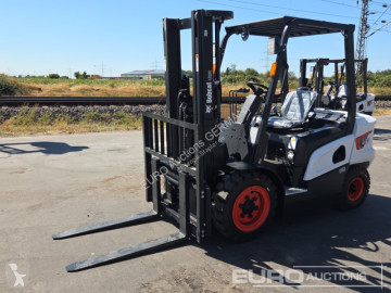 Teleskopický manipulátor Bobcat D30NXE