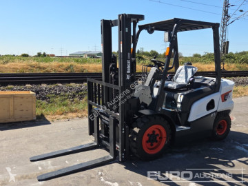 Teleskopický manipulátor Bobcat D30NXE