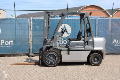 Carretilla diesel Nissan