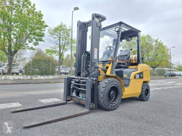 Chariot élévateur Caterpillar