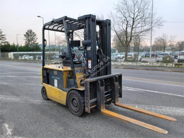 Chariot élévateur Caterpillar