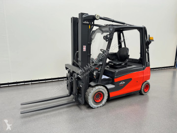 Linde electric forklift