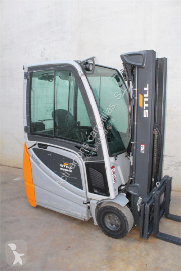 Still electric forklift