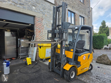 Jungheinrich Forklift