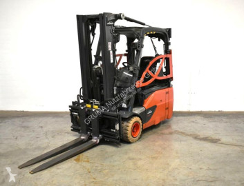 Linde electric forklift