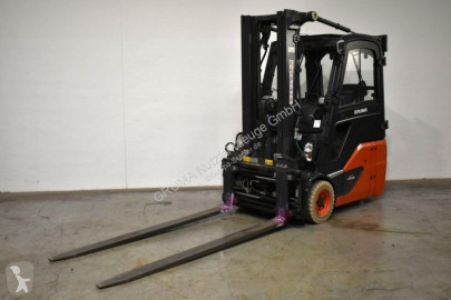 Linde electric forklift