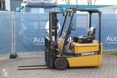 Caterpillar elektromos targonca
