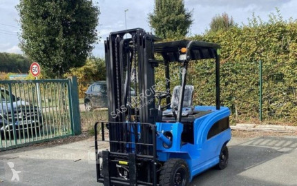Electric forklift