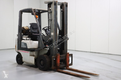 Chariot élévateur Nissan P1D1A18LQ