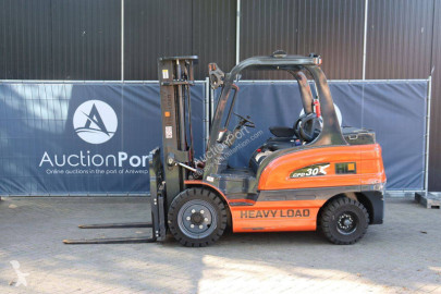 Electric forklift