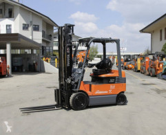 Toyota 7fbmf25 used electric forklift
