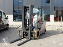 Still electric forklift