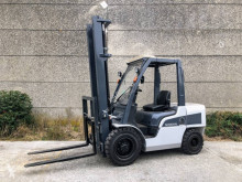 Nissan UG1F2A35J chariot à gaz occasion