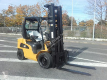 Caterpillar GP30N chariot à gaz occasion