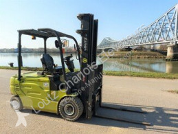 Clark GEX25 used electric forklift