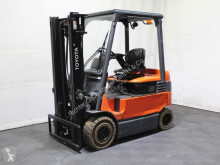 Empilhador elevador Toyota 7 FBMF 25 empilhador eléctrico usado