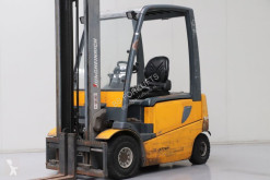 Empilhador elevador Jungheinrich EFG425K usado