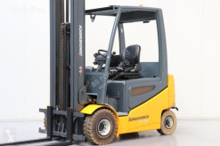 Empilhador elevador Jungheinrich EFG425K usado