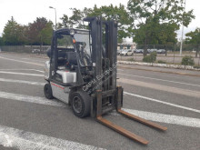Nissan DX32G chariot à gaz occasion