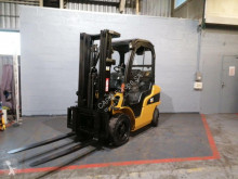 Caterpillar GP25N used gas forklift