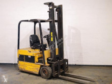 Elektrikli forklift Caterpillar F30