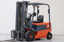 Carretilla elevadora Nissan Q02L25CU usada