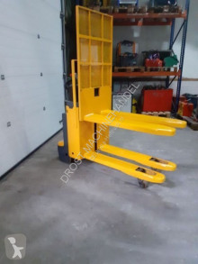 Tolóoszlopos emelőtargonca Jungheinrich stapelaar elektrische met pompwagen functie használt gyalogkíséretű