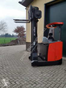 Carrello elevatore retrattile BT RRE 160E reachtruck elektrische met lepelversteling