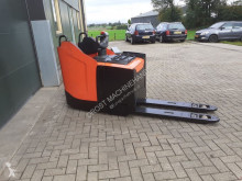 Gerbeur à porté debout BT lpe 220 mee rij palletwagen elektrische