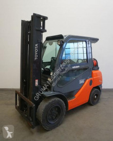 Toyota gas forklift 06-8FGJ35F