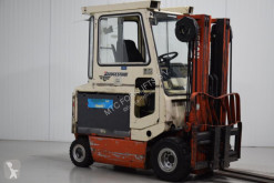 Carretilla elevadora Nissan UM02L25U usada