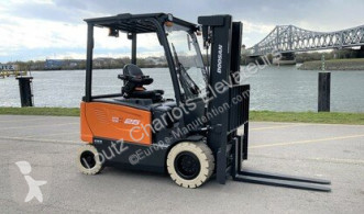 Doosan B25X-7 empilhador eléctrico usado