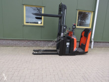 Stacker com conductor asentado BT spe200d stapelaar elektrische accu bj 2021