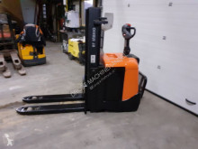 Stacker BT spe160l stapelaar elektrische accu 2016 acompanhante novo