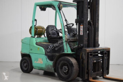 Caterpillar GP30N Carrello elevatore benzina usato
