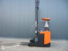 Stacker com conductor asentado BT RRE 160
