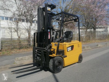 Caterpillar EP 25 wózek elektryczny używany