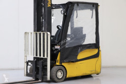 Empilhador elevador Yale ERP16VT usado