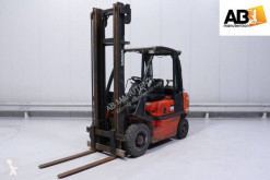 Chariot à gaz Nissan UD-02-A-25-PQ