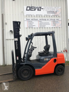 Toyota 02-8 FD F 25 wózek diesel używany