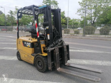 Chariot électrique Caterpillar EP25K-PAC