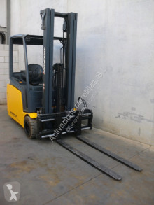 Jungheinrich EFG 218 535 DZ electrostivuitor second-hand