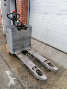 Still electric forklift