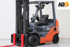 Empilhador elevador Toyota 02-8-FDKF-20 empilhador diesel usado