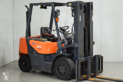 Empilhador elevador Doosan D30G usado