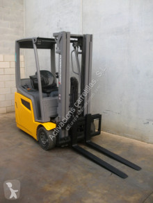 Jungheinrich EFG 215 440 DZ wózek elektryczny używany