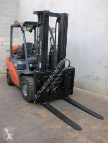 Toyota gas forklift 02-8FGF30