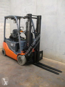 Toyota 8FBMT16 MATRICULADA carrello elevatore elettrico usato